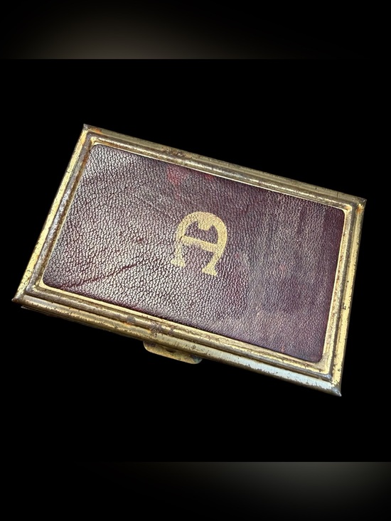 (4 PC LOT) VTG Etienne Aigner Enameled Logo Stretch Belt 28” Earrings & Pill Box main image 5